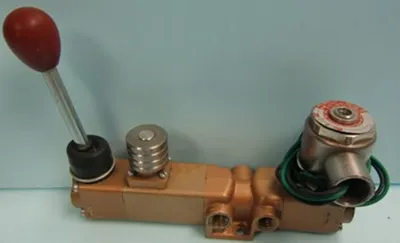 QTY. 1. VERSA PROD. PNEUMATIC SOLENOID 3 WAY BRASS...