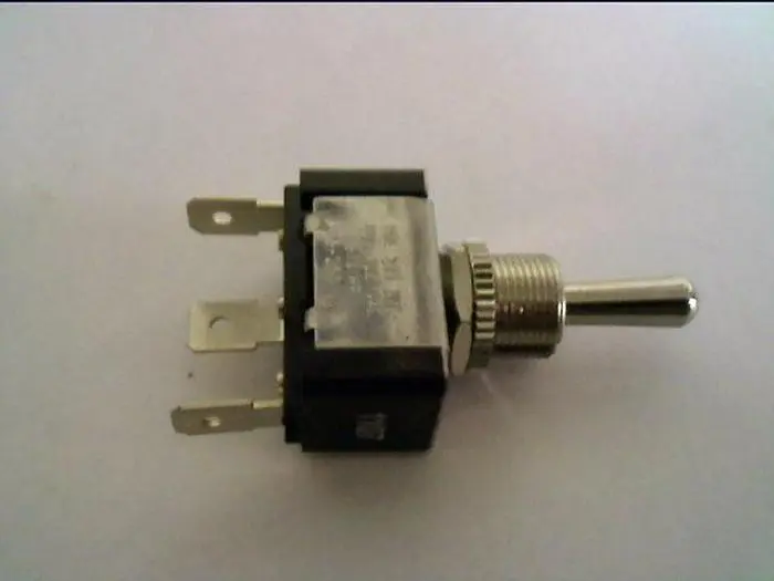 New | in-Stock AFTERMARKET 73022 BLADED TYPE 3 WAY TOGGLE SWITCH Relays & Switches Pennsylvania US | East West Machinery & Drilling #1416189