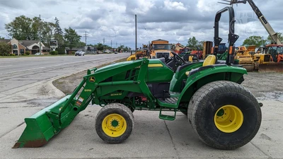 USED JOHN DEERE 4044M
