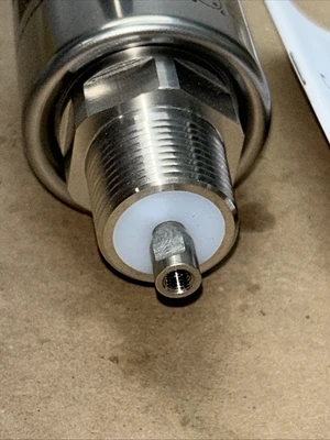 NEW IFM LR7300