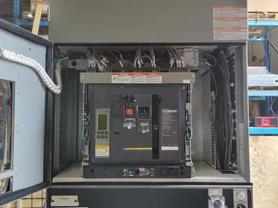 Used SQUARE D POWER-ZONE 4 Switchgears British Columbia CA | Lenmark #239367