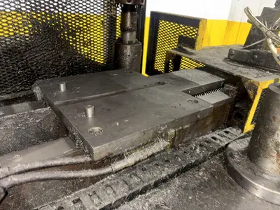 40 TON RLM MODEL #R40 4-POST CUTOFF PRESS & SERVO DIE ACCELERATOR: YOBRO #23887