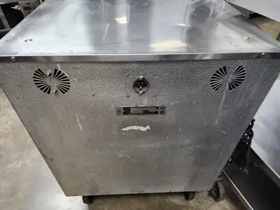 Used Alto Shaam Used Alto-Shaam 750-S Heated Holding Cabinet Warmer - Mobile, 120V Hot Food Warming, Holding, & Transport Cabinets Illinois US | Falcon Restaurant Supply #1376798