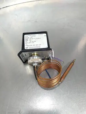 UE F54-D23BC Temperature Switch: 150° to 650° F Loc4D29