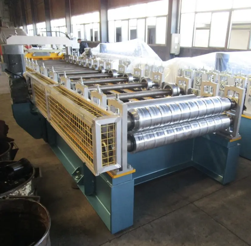 Sandwich Panel Roll Forming Machine in Canada