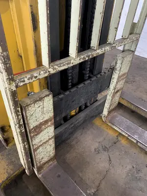 4000 LB. YALE ELECTRIC WALK BEHIND FORKLIFT. STOCK # 1060923.