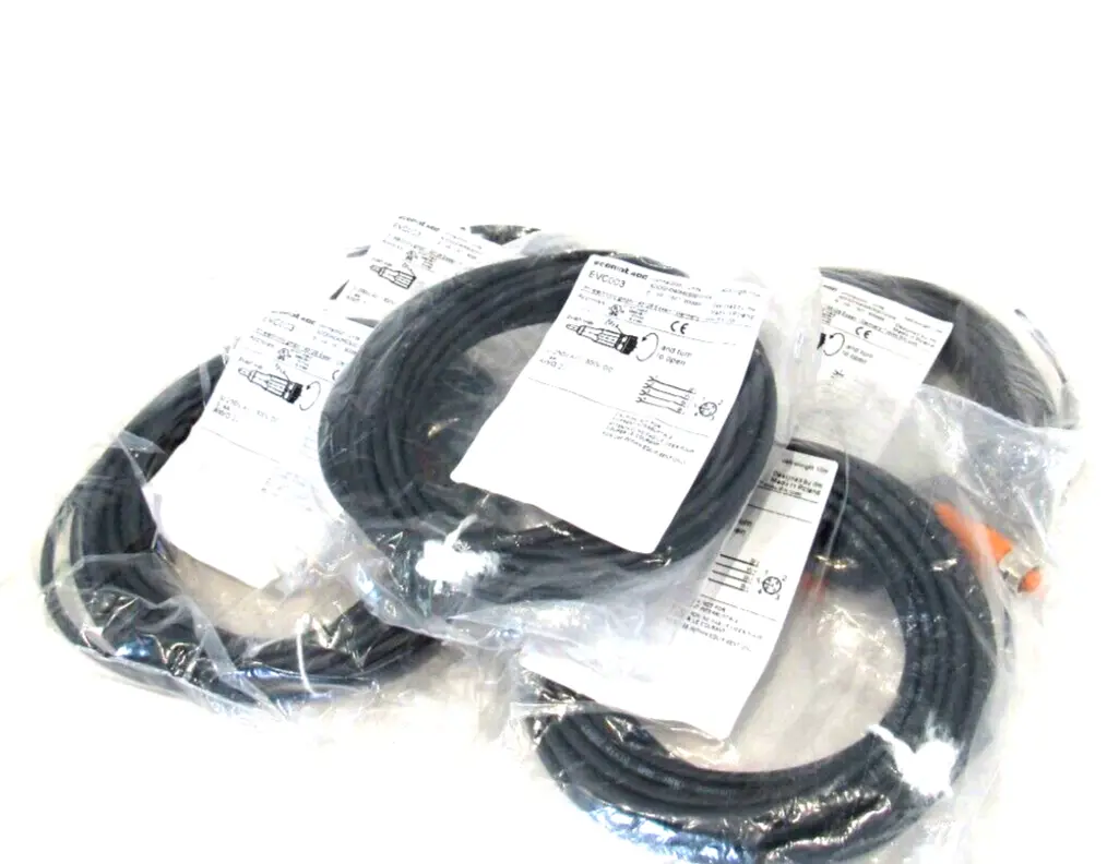 LOT OF 5 NEW EFECTOR EVC003 CONNECTOR CABLES ADOGH040MSS0010H04