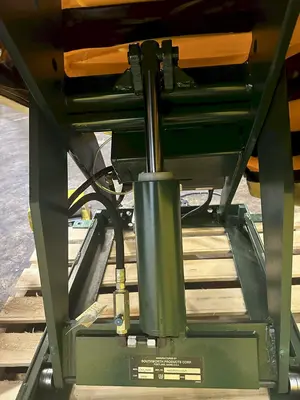 2500 LBS X 48" X 44" SOUTHWORTH MODEL #LS2.5-36 BACKSAVER  HYDRAULIC SCISSOR LIFT & TURN TABLE , 110V: STOCK #20509