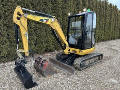 USED 2022 Caterpillar 302.7D