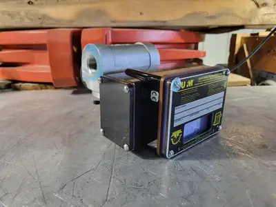 NEW UNIVERSAL FLOW MONITORS MM-DSB100LM-8-700V