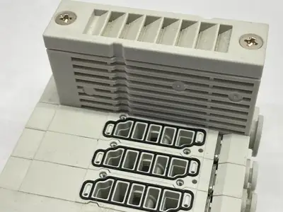 SS5Y3-60-03U-4 | SMC  Pneumatic Manifold Assembly Cassette Body - Used