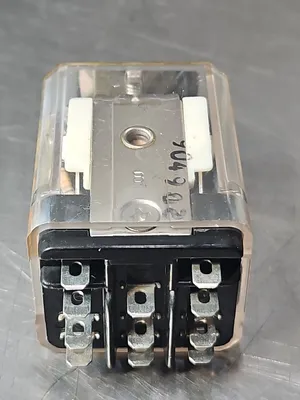 Square D KU13P14V20 Relay only with socket NR82 loc4C19