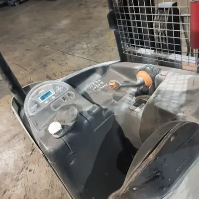 USED 2019 CROWN RR5725-45