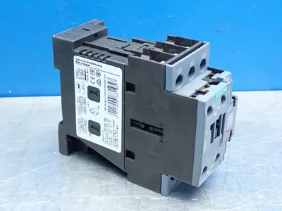 New | in-Stock SIEMENS 3RT20241BB40 PLC Contactors | HGR 24 #753982