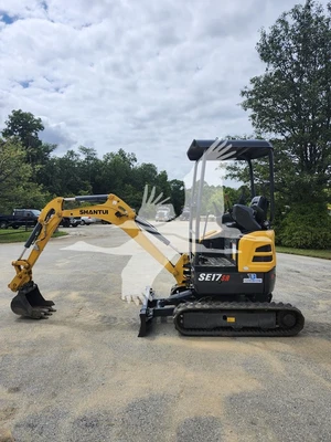 USED 2022 SHANTUI SE17