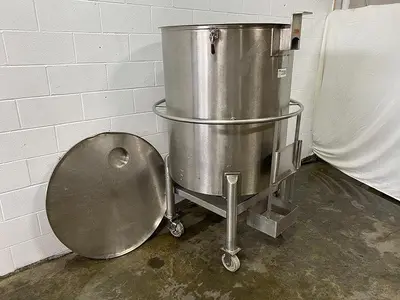 SS Lidded Cone-Bottom Tank