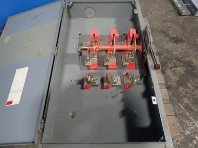 USED SQUARE D H325N