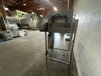 Haley Manufacturing Diverting Conveyor