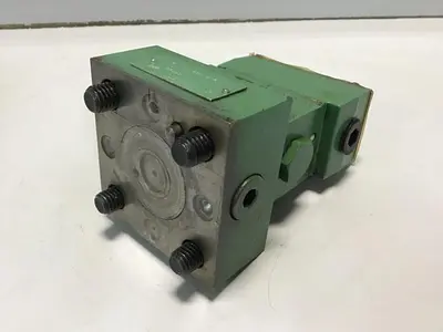 USED VICKERS DG4V-3-2A-M-W-B-40