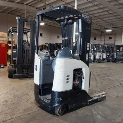 USED 2016 CROWN RR5725-45
