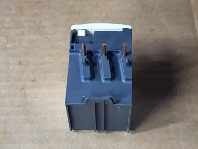 USED SCHNEIDER ELECTRIC LRD07