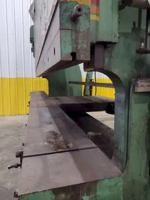 250 TON X 12' ACCURPRESS MODEL #725012 HYDRAULIC PRESS BRAKE: YOBRO #24251