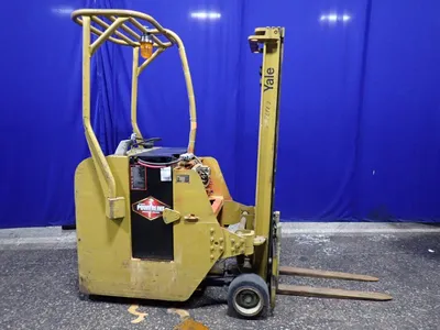 USED YALE ESC030G4S071
