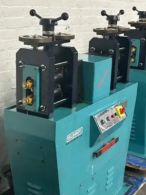 Cavallin Type 6″ x 4″ Double Sided Power Rolling Mill with Side Rollers for Gold, Silver, Plate