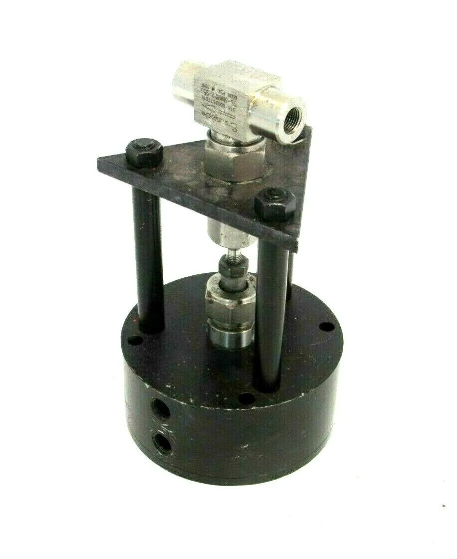 USED SWAGELOK SS-3NKRF2-95D PNEUMATIC ACTUATOR VALVE SS3NKRF295D