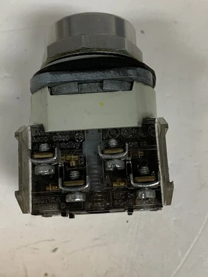 USED Allen-Bradley 800T-N2KF4