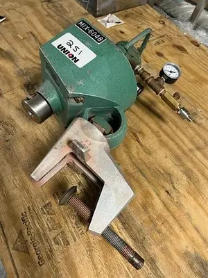 Lightnin  model XJA100 pneumatic propeller agitator