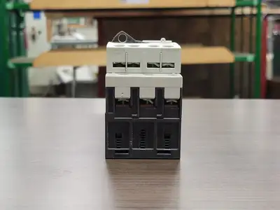 USED SIEMENS 3RV1011-0EA10