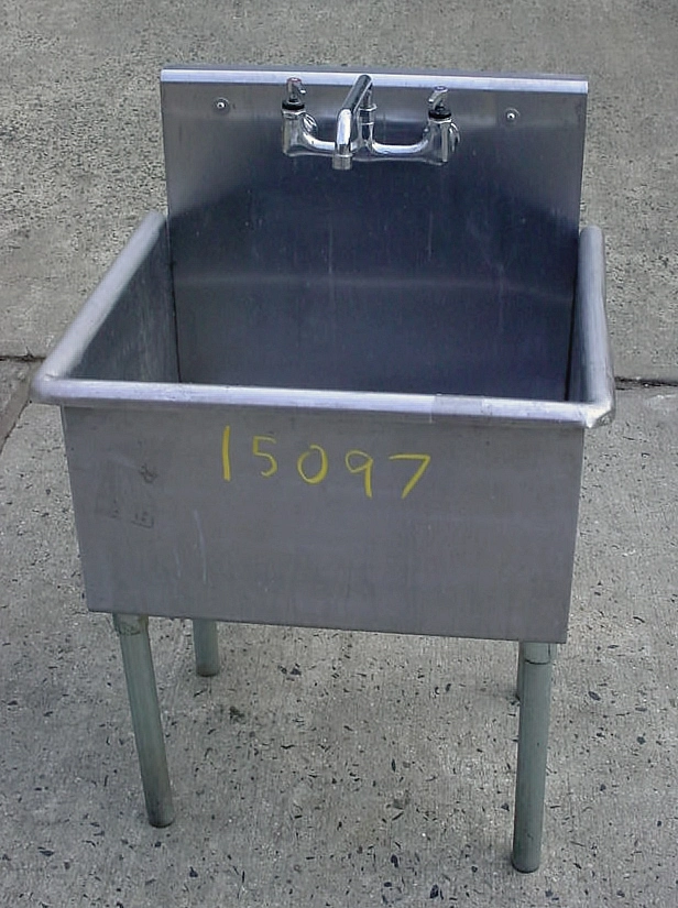 USED SS SINK 24 X 21 SS SINK