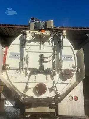 2014 KENWORTH T800 Industrial Vacuum Trucks | Crossford Machinery Group (12)