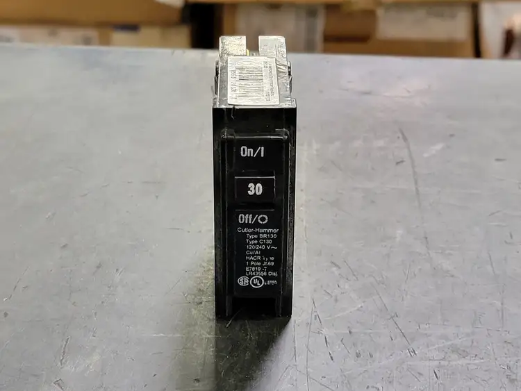 Used CUTLER-HAMMER BR130 Switchgears British Columbia CA | Lenmark #238533