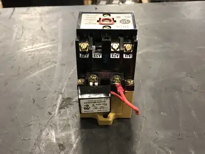 USED ALLEN-BRADLEY 700-P200A1