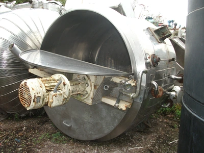 3,000L S/S Jktd J. Serra Mixing Tank 7.5 kW