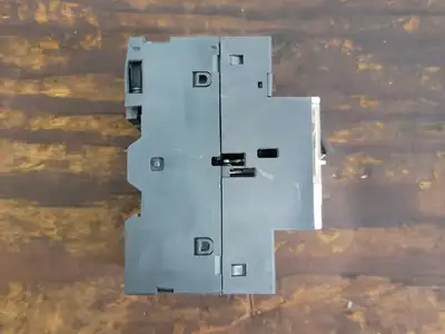 Used SCHNEIDER ELECTRIC GV2ME08 Switchgears British Columbia CA | Lenmark #242046