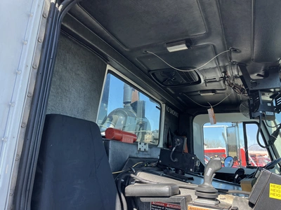 USED 2013 MACK LEU633 REFUSE PACKER BODY WITH AUTO ARM.