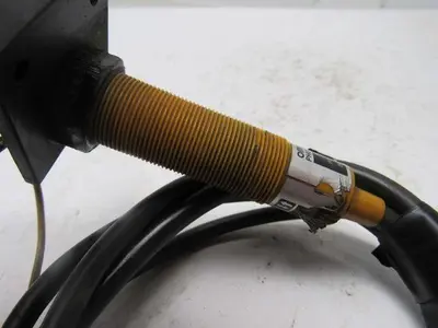 Omron E3F-DS10Z1 Photoelectric Proximity Sensor 24-240VAC 18mm