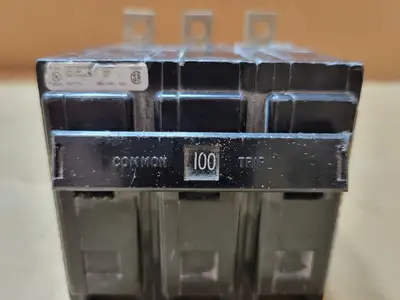 Used EATON BAB3100H Switchgears British Columbia CA | Lenmark #1438395