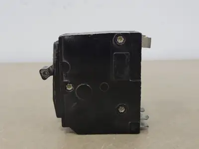 USED SQUARE D QO220