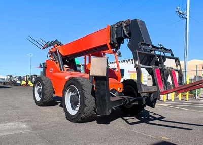 USED 2013 JLG SKYTRAK 10054