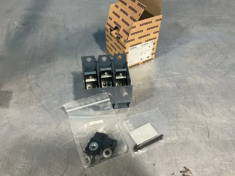 Used SIEMENS 3VA92430JF68 Circuit Breaker Parts Ohio US | HGR 24 #1478020