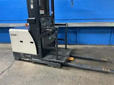 Used CROWN SP352030 Electric Lifters Ohio US | HGR 24 #1446265