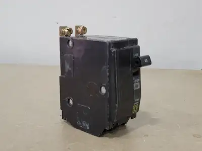 Used SQUARE D QOB240 Switchgears British Columbia CA | Lenmark #239678