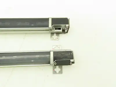 Keyence SL-C36H-R|SL-C36H-T Light Curtain Transmitter Receiver Set 700mm 24VDC