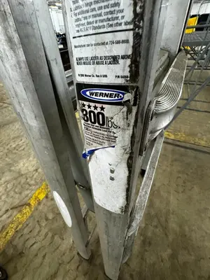 Used _UNKNOWN_ _UNKNOWN_ Ladders North Carolina US | Myron Bowling Auctioneers Inc #1543425