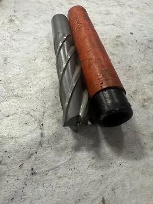 USED SET OF END MILLS VARIOUSE SIZE AND STYLE