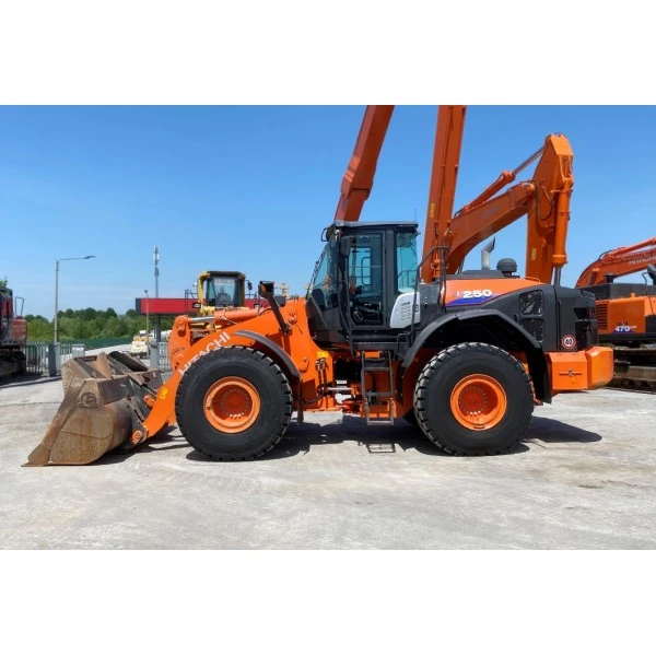 USED 2021 Hitachi ZW250-6